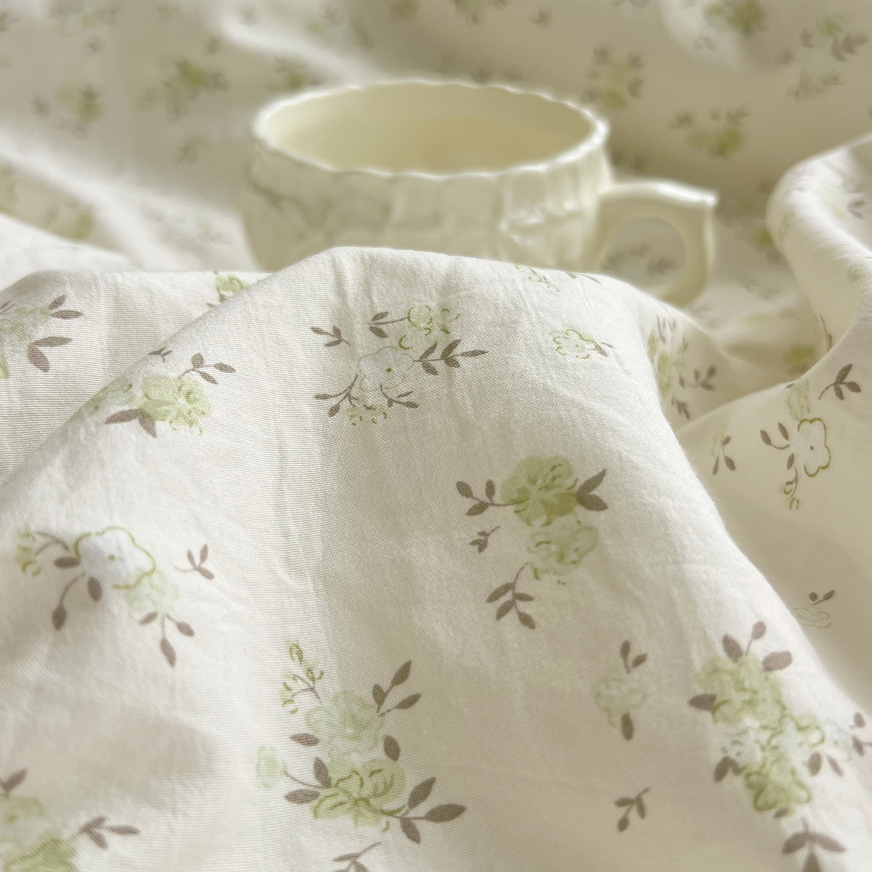 91家纺网 家纺一手货源 找家纺 梵克保罗 2026春夏新款抗菌亲肤棉田园碎花格子单夏被夏被四件套空调被 抹茶萌兔