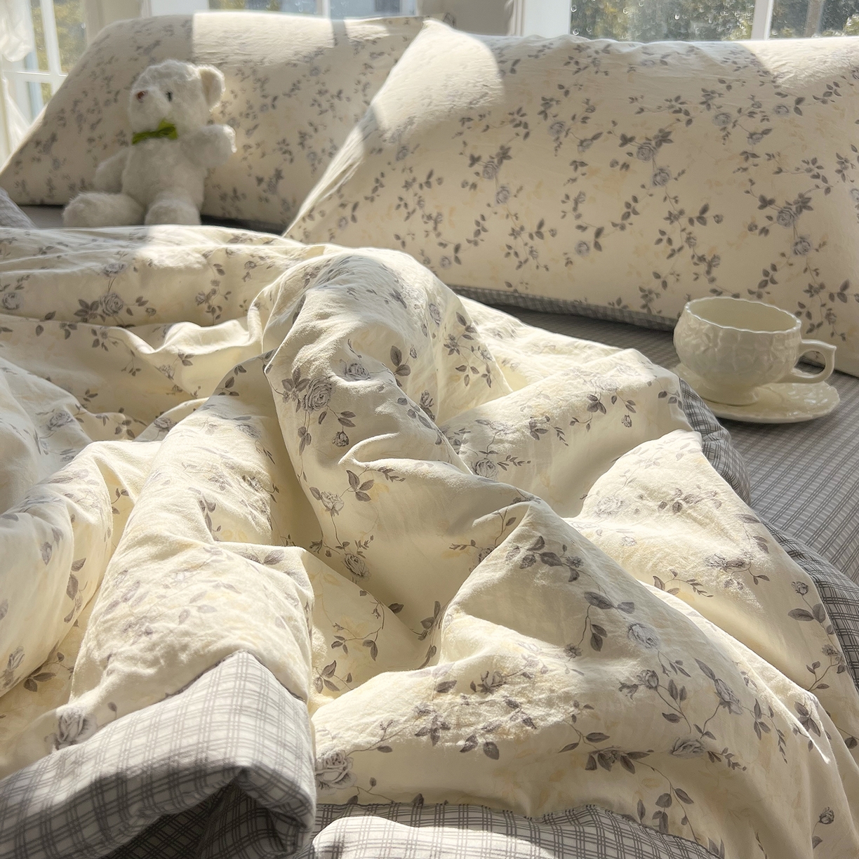 91家纺网 家纺一手货源 找家纺 梵克保罗 2026春夏新款抗菌亲肤棉田园碎花格子单夏被夏被四件套空调被 花枝漫天