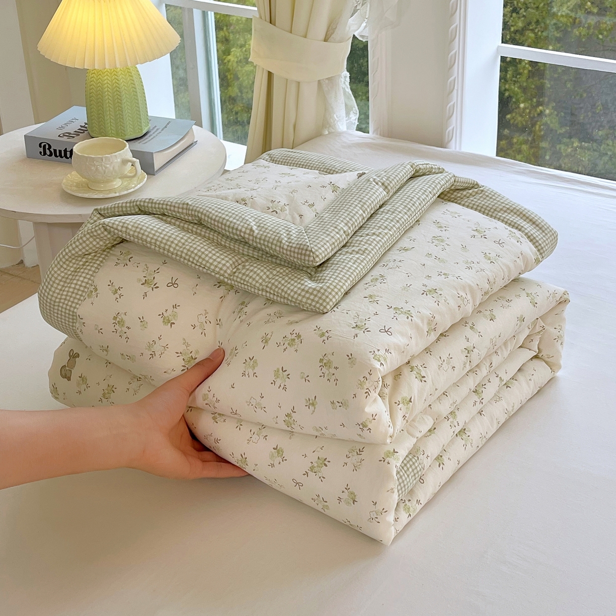 91家纺网 家纺一手货源 找家纺 梵克保罗 2026春夏新款抗菌亲肤棉田园碎花格子单夏被夏被四件套空调被 抹茶萌兔