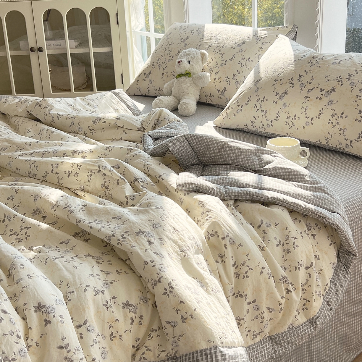 91家纺网 家纺一手货源 找家纺 梵克保罗 2026春夏新款抗菌亲肤棉田园碎花格子单夏被夏被四件套空调被 花枝漫天