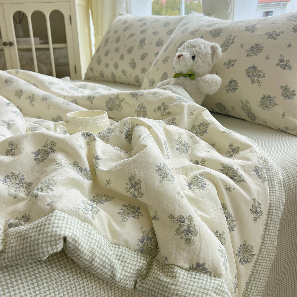 91家纺网 家纺一手货源 找家纺 梵克保罗 2026春夏新款抗菌亲肤棉田园碎花格子单夏被夏被四件套空调被 玫簇紫叶