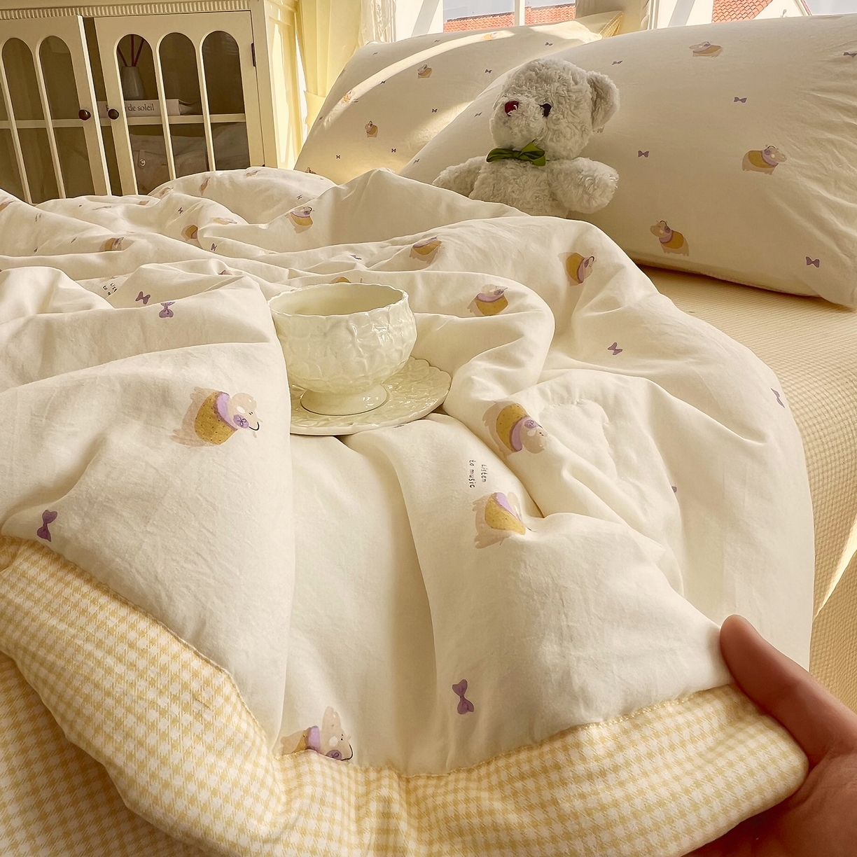 91家纺网 家纺一手货源 找家纺 梵克保罗 2026春夏新款抗菌亲肤棉田园碎花格子单夏被夏被四件套空调被 奶黄河马