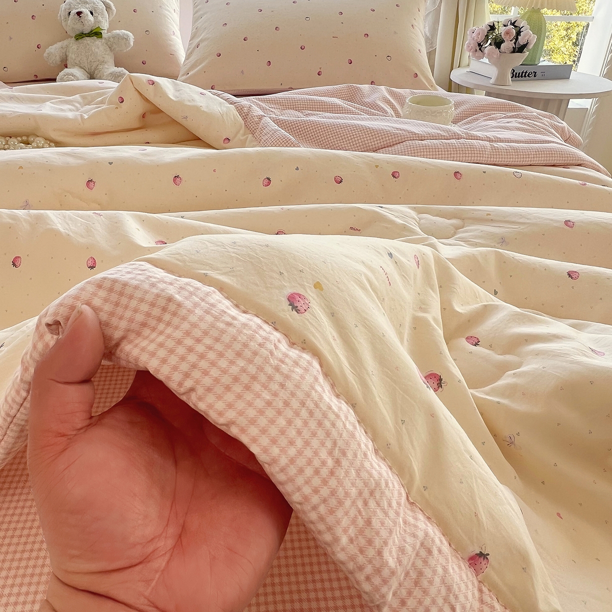 91家纺网 家纺一手货源 找家纺 梵克保罗 2026春夏新款抗菌亲肤棉田园碎花格子单夏被夏被四件套空调被 莓果粉格