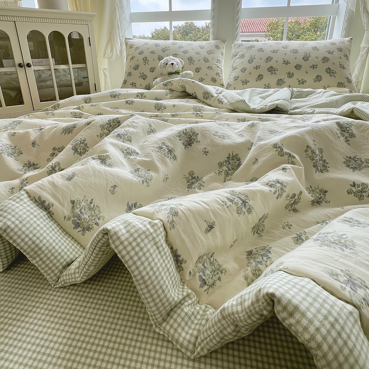 91家纺网 家纺一手货源 找家纺 梵克保罗 2026春夏新款抗菌亲肤棉田园碎花格子单夏被夏被四件套空调被 玫簇紫叶