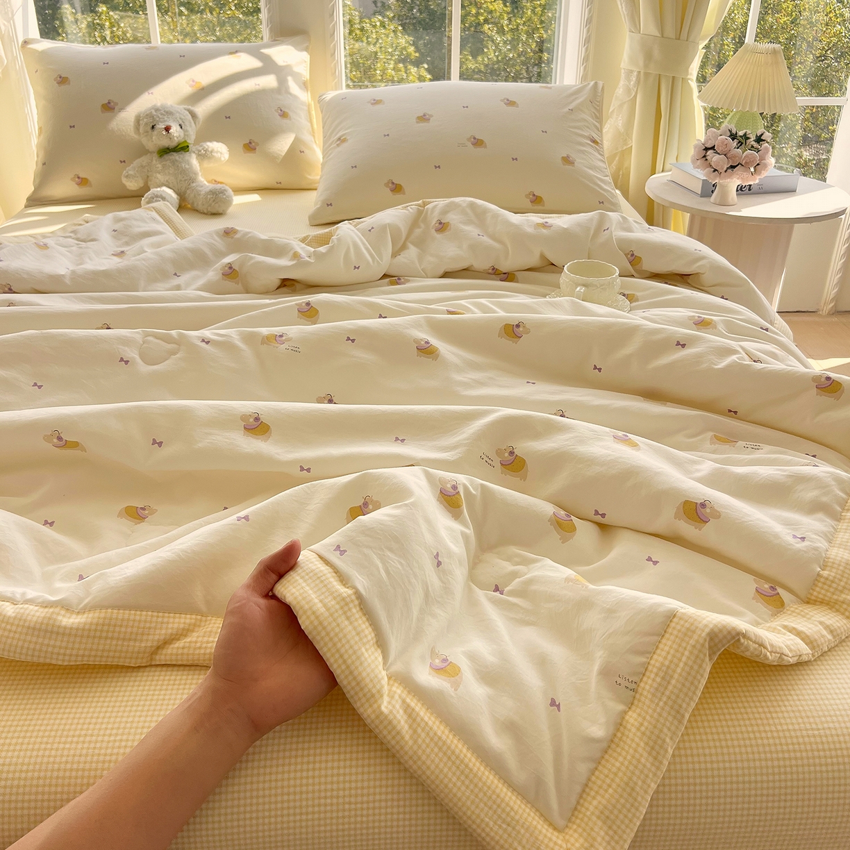 91家纺网 家纺一手货源 找家纺 梵克保罗 2026春夏新款抗菌亲肤棉田园碎花格子单夏被夏被四件套空调被 奶黄河马