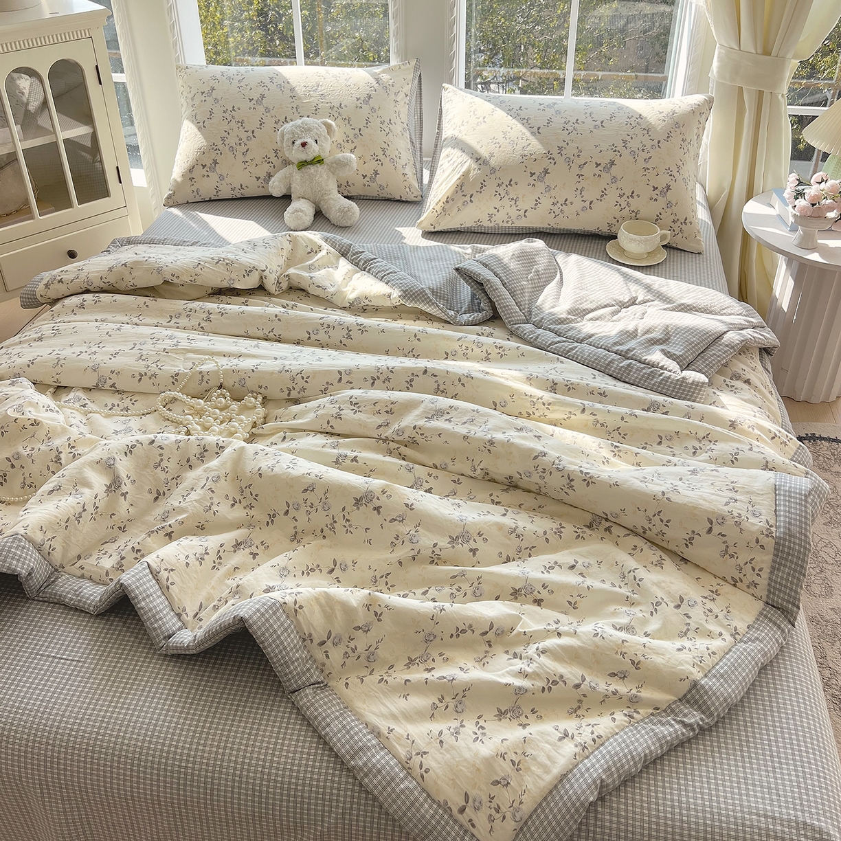 91家纺网 家纺一手货源 找家纺 梵克保罗 2026春夏新款抗菌亲肤棉田园碎花格子单夏被夏被四件套空调被 花枝漫天