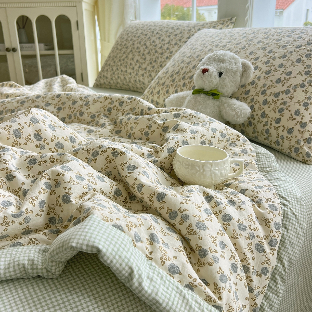 91家纺网 家纺一手货源 找家纺 梵克保罗 2026春夏新款抗菌亲肤棉田园碎花格子单夏被夏被四件套空调被 青格烟蕊