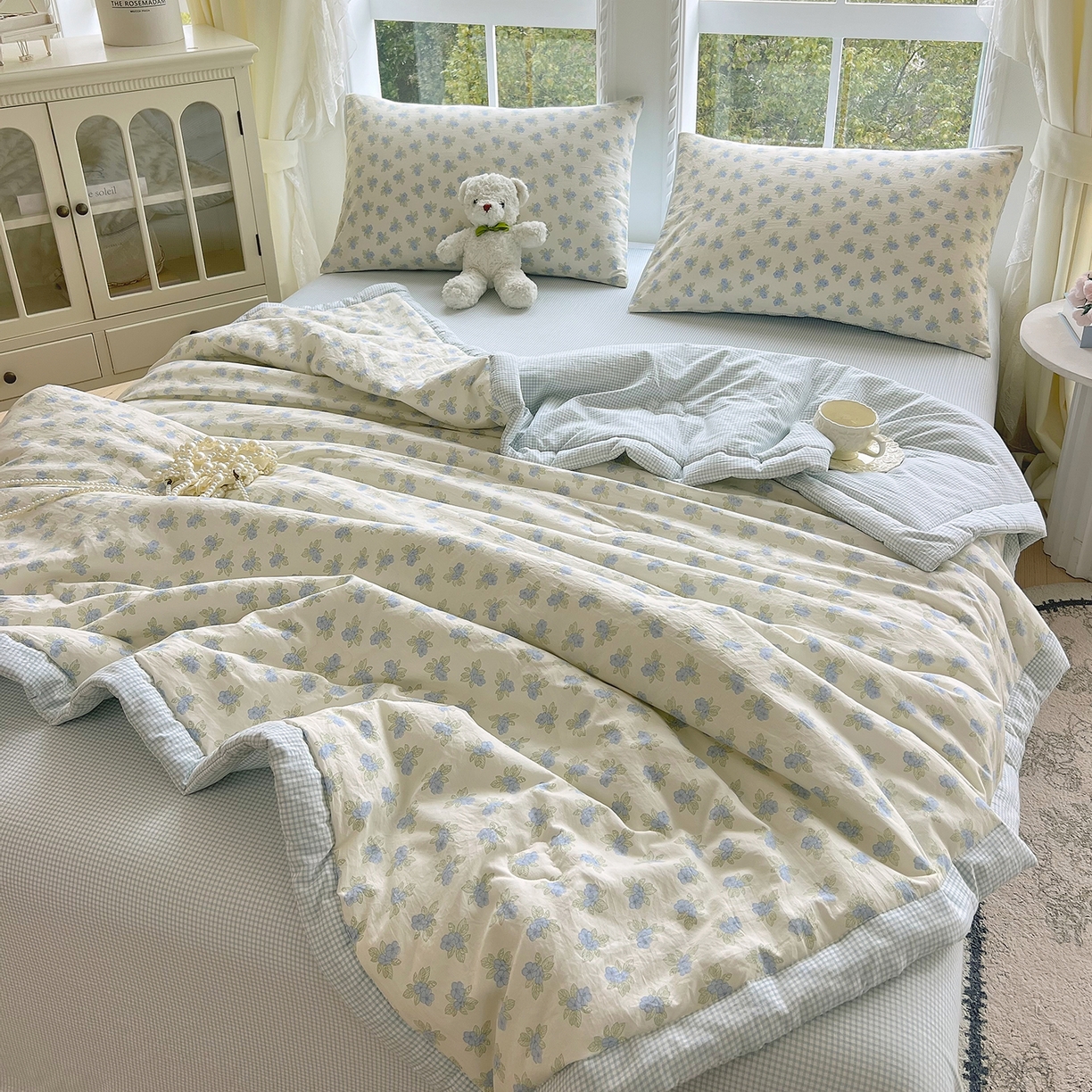 91家纺网 家纺一手货源 找家纺 梵克保罗 2026春夏新款抗菌亲肤棉田园碎花格子单夏被夏被四件套空调被 兰黛雾语