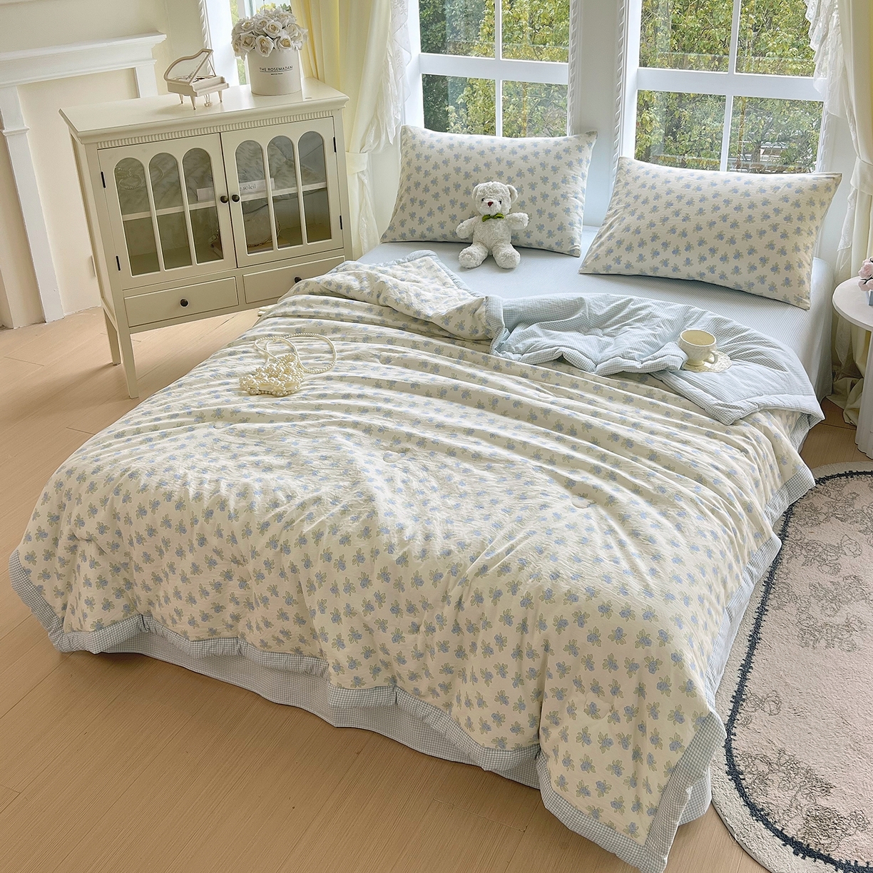 91家纺网 家纺一手货源 找家纺 梵克保罗 2026春夏新款抗菌亲肤棉田园碎花格子单夏被夏被四件套空调被 兰黛雾语