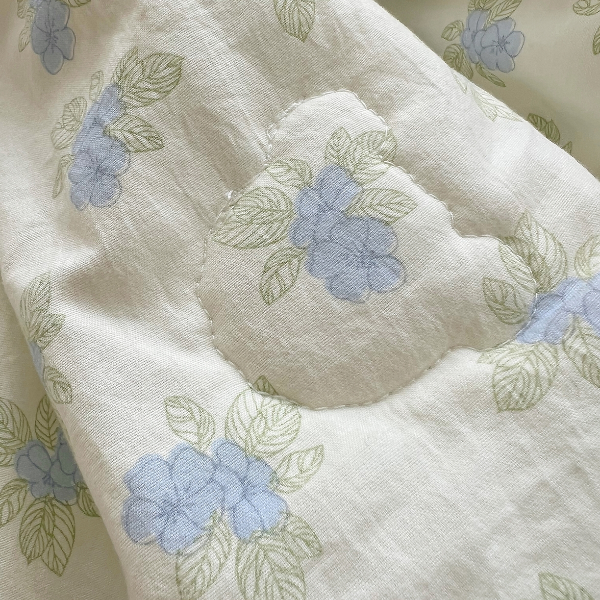 91家纺网 家纺一手货源 找家纺 梵克保罗 2026春夏新款抗菌亲肤棉田园碎花格子单夏被夏被四件套空调被 兰黛雾语