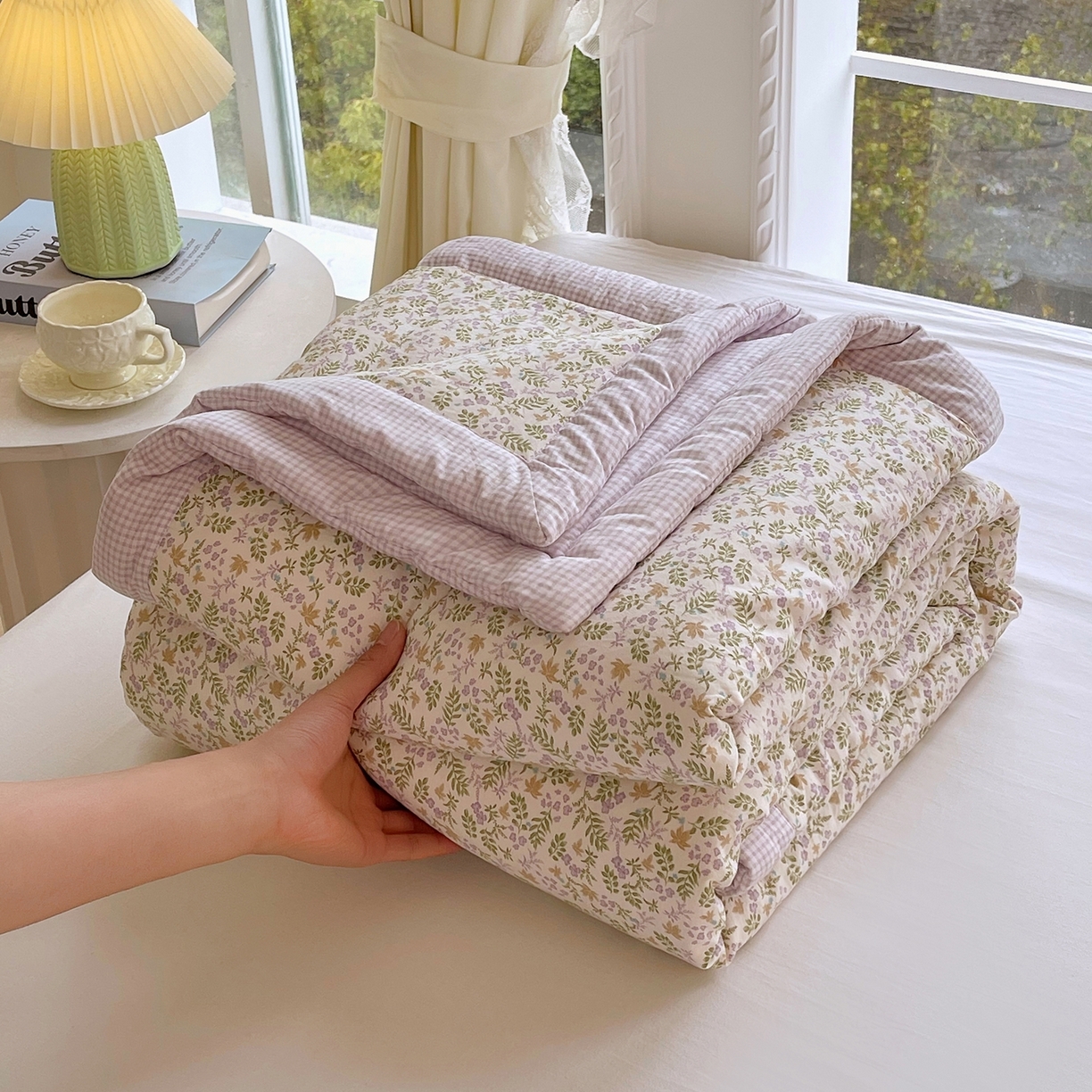 91家纺网 家纺一手货源 找家纺 梵克保罗 2026春夏新款抗菌亲肤棉田园碎花格子单夏被夏被四件套空调被 紫格花影