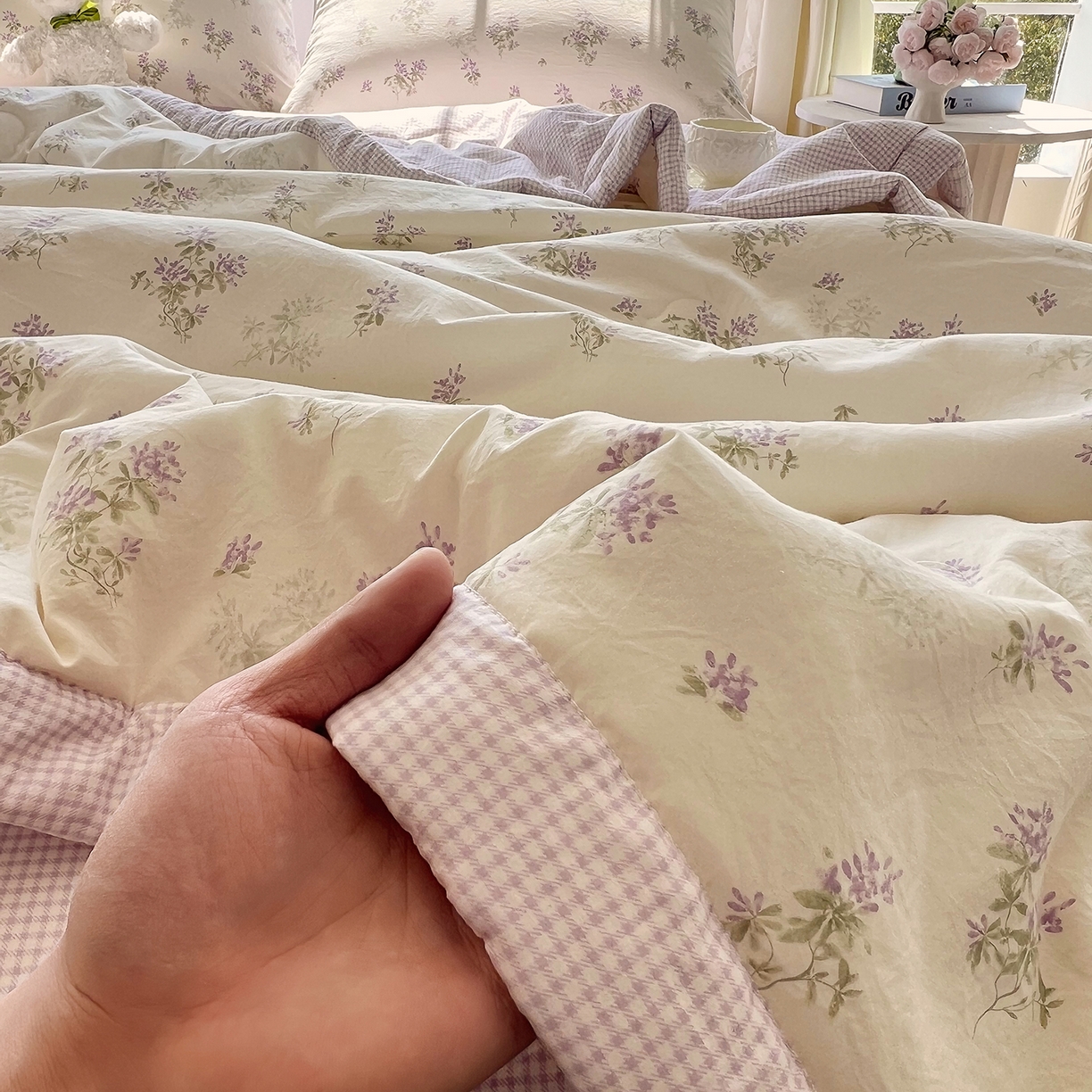 91家纺网 家纺一手货源 找家纺 梵克保罗 2026春夏新款抗菌亲肤棉田园碎花格子单夏被夏被四件套空调被 紫萝花藤