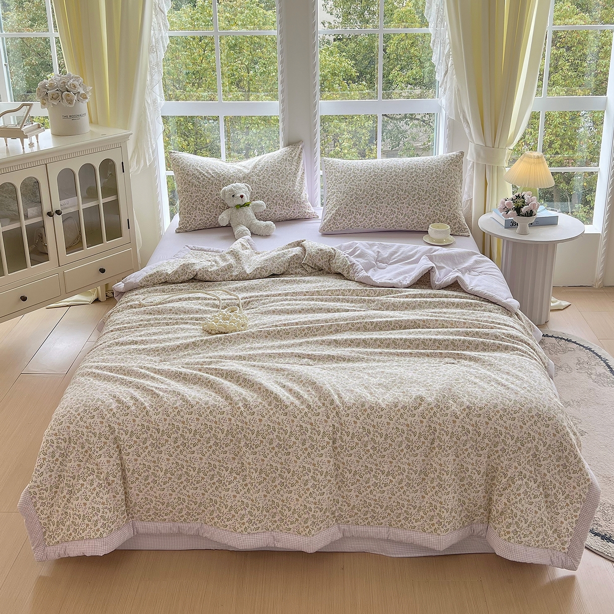 91家纺网 家纺一手货源 找家纺 梵克保罗 2026春夏新款抗菌亲肤棉田园碎花格子单夏被夏被四件套空调被 紫格花影