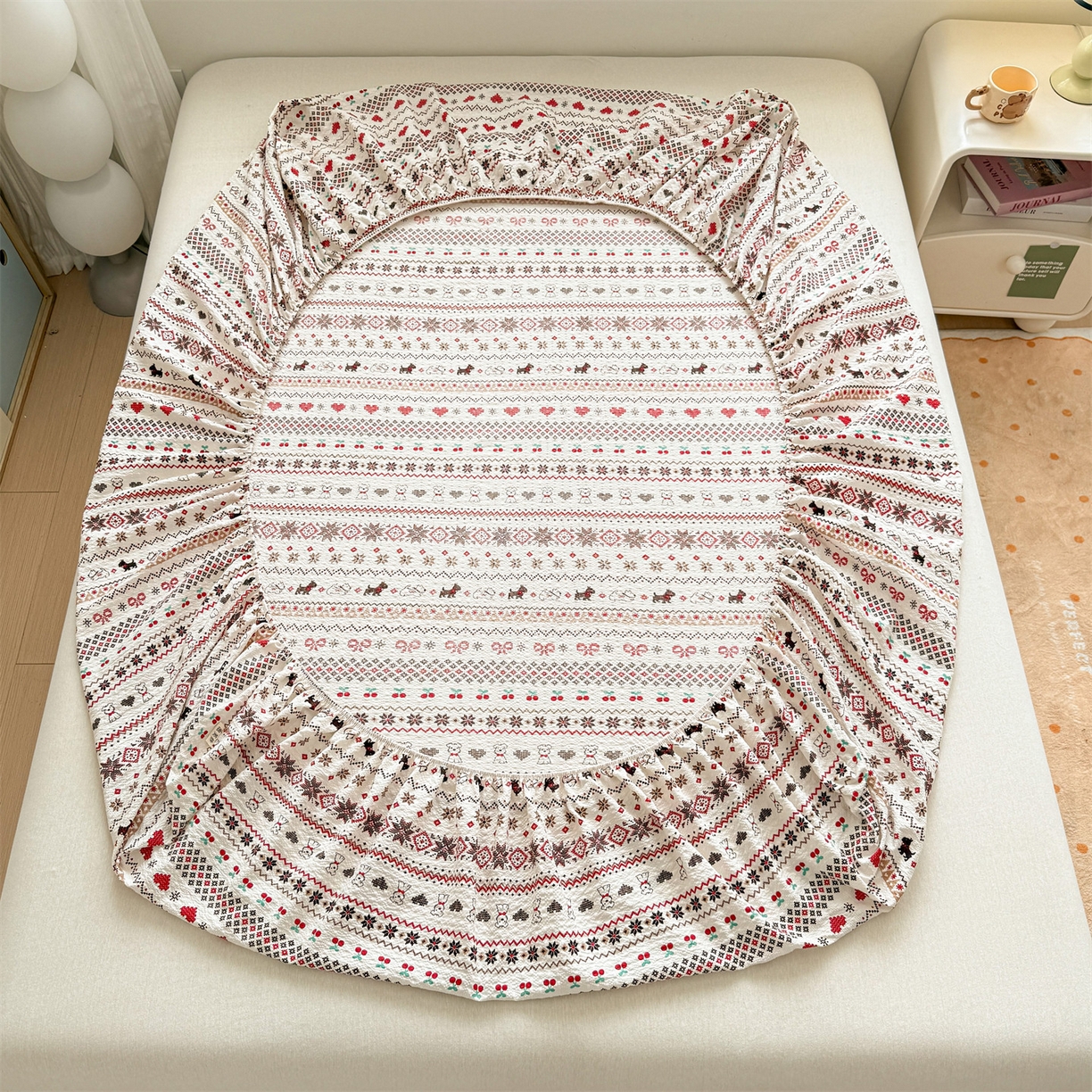 91家纺网 家纺一手货源 找家纺 女子家纺 2026新款亲肤泡芙纱印花床笠单床笠床笠单件 圣诞小狗