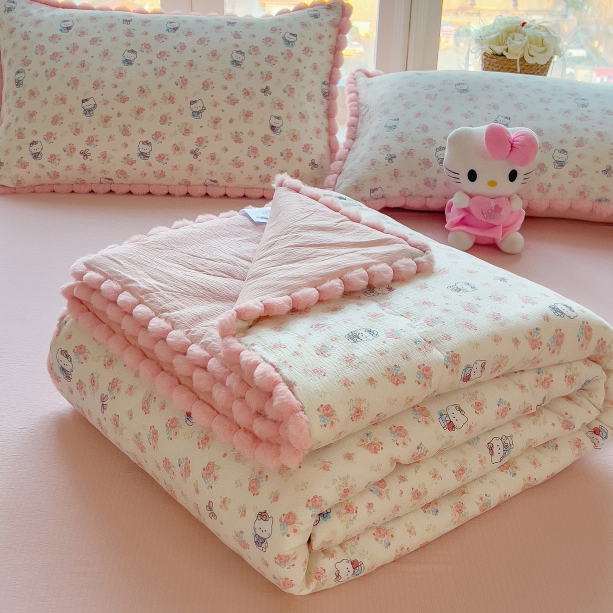 91家纺网 家纺一手货源 找家纺 梵克保罗 2026春夏新款10A抗菌毛球花边皱皱纱夏被单夏被空调被夏被四件套 萌兔花园