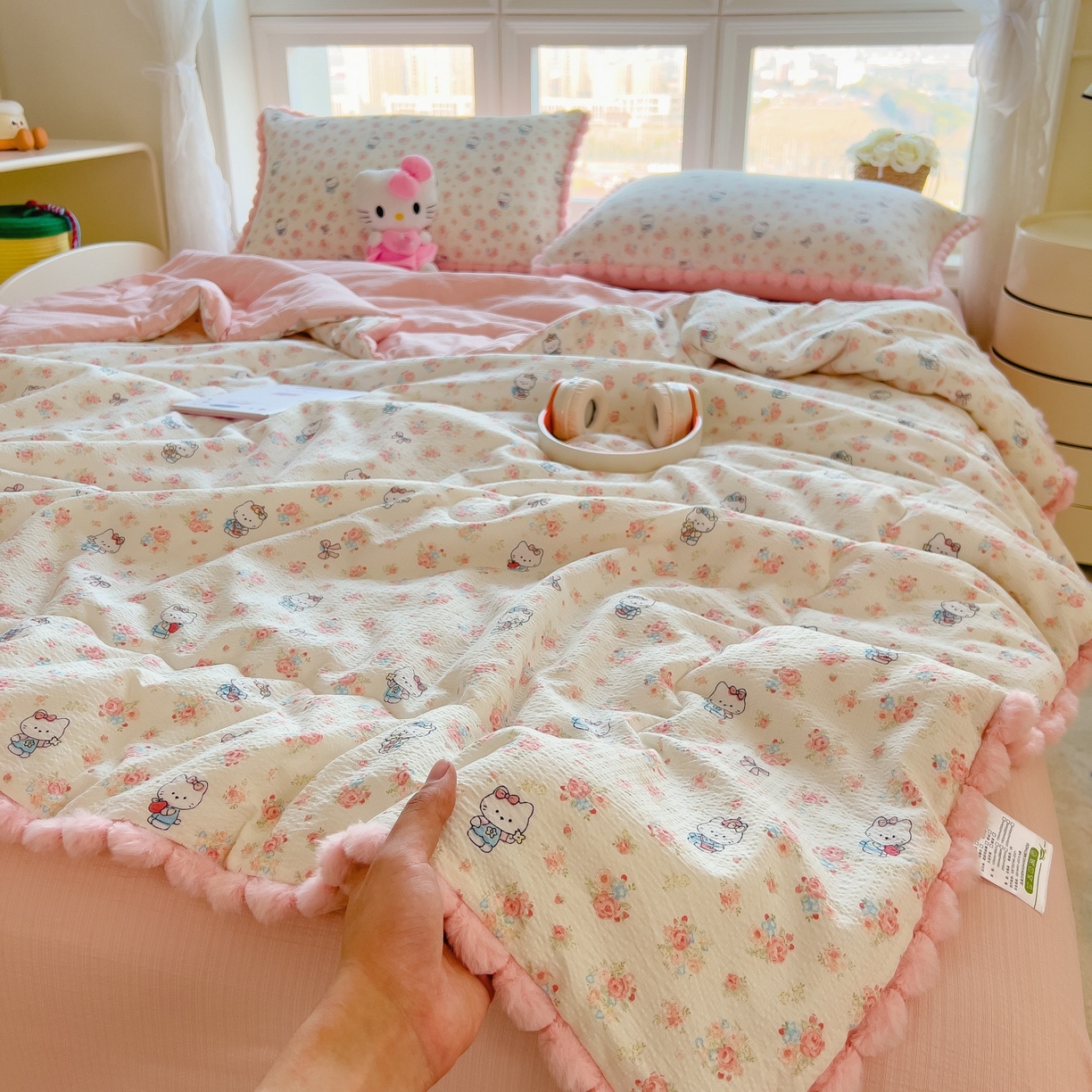 91家纺网 家纺一手货源 找家纺 梵克保罗 2026春夏新款10A抗菌毛球花边皱皱纱夏被单夏被空调被夏被四件套 萌兔花园