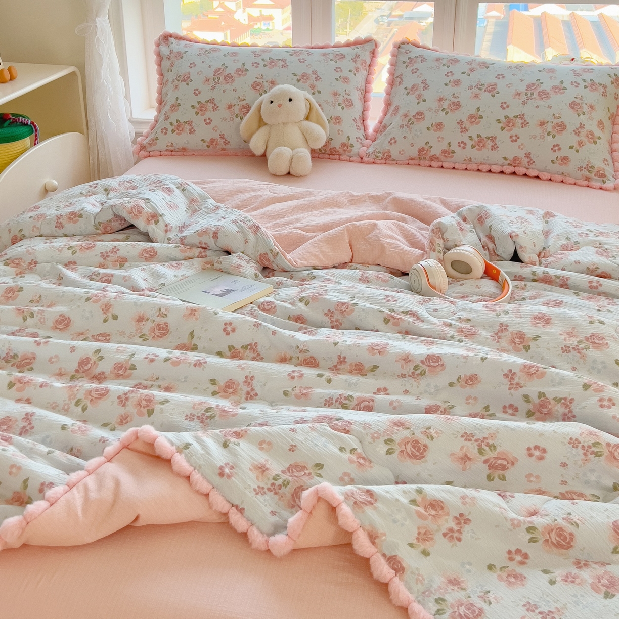 91家纺网 家纺一手货源 找家纺 梵克保罗 2026春夏新款10A抗菌毛球花边皱皱纱夏被单夏被空调被夏被四件套 沐春