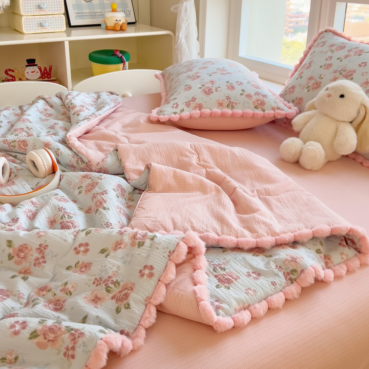 91家纺网 家纺一手货源 找家纺 梵克保罗 2026春夏新款10A抗菌毛球花边皱皱纱夏被单夏被空调被夏被四件套 沐春