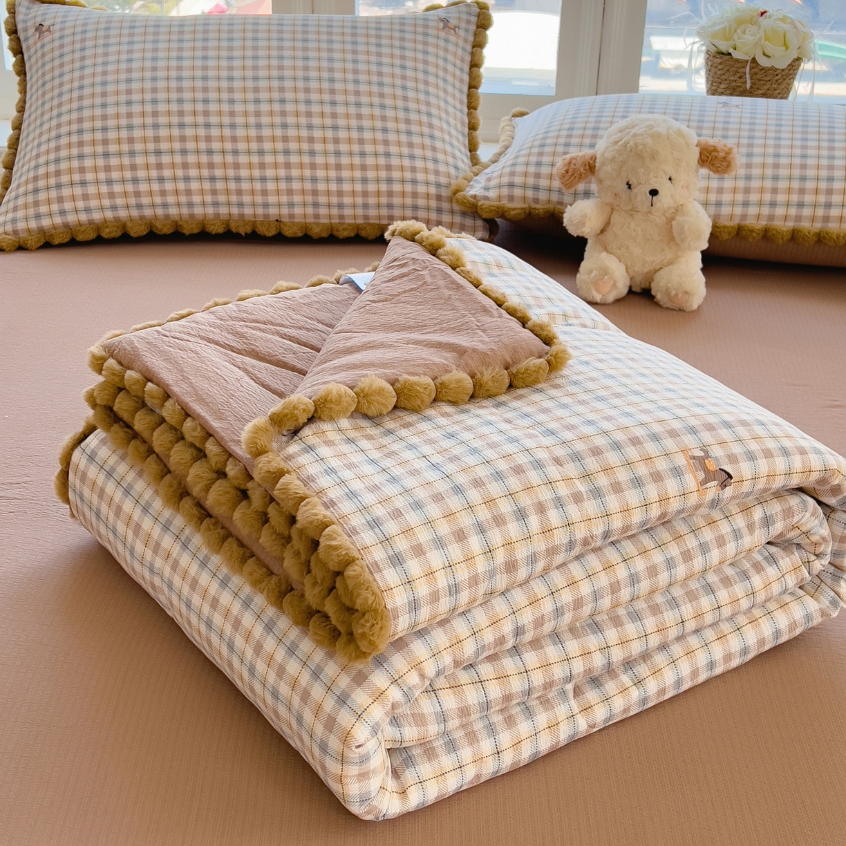 91家纺网 家纺一手货源 找家纺 梵克保罗 2026春夏新款10A抗菌毛球花边皱皱纱夏被单夏被空调被夏被四件套 雾格马