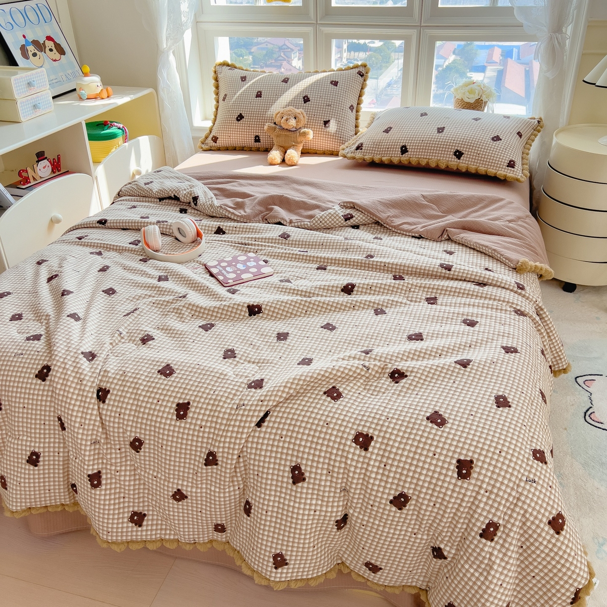 91家纺网 家纺一手货源 找家纺 梵克保罗 2026春夏新款10A抗菌毛球花边皱皱纱夏被单夏被空调被夏被四件套 乐趣