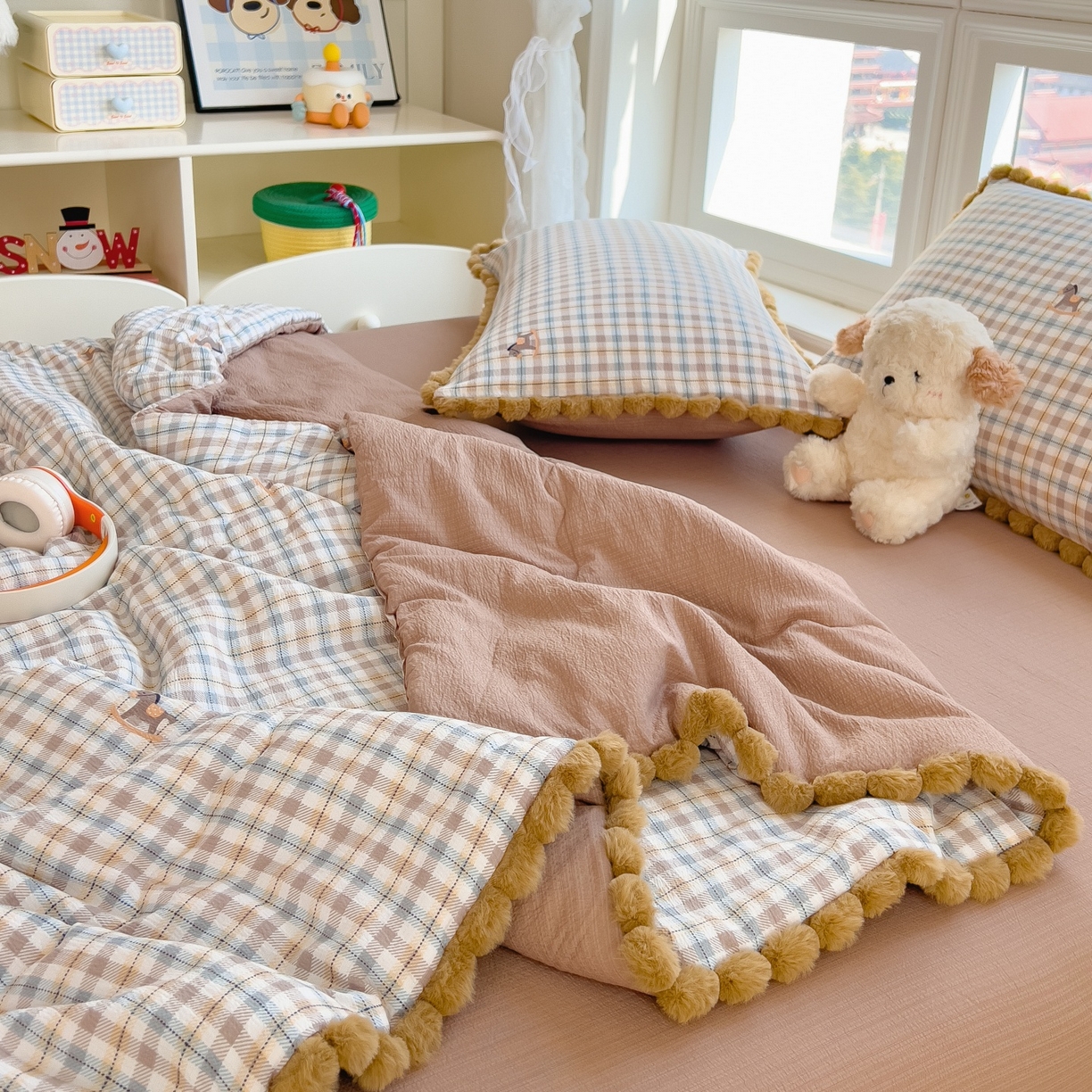 91家纺网 家纺一手货源 找家纺 梵克保罗 2026春夏新款10A抗菌毛球花边皱皱纱夏被单夏被空调被夏被四件套 雾格马