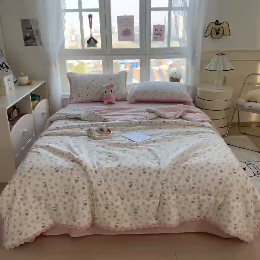 91家纺网 家纺一手货源 找家纺 梵克保罗 2026春夏新款10A抗菌毛球花边皱皱纱夏被单夏被空调被夏被四件套 萌兔花园