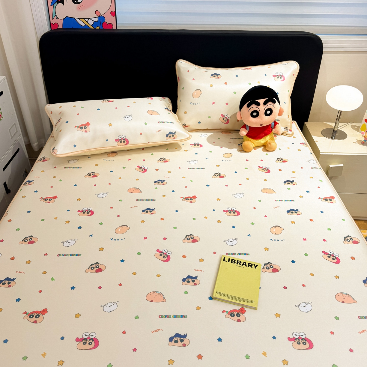 91家纺网 家纺一手货源 找家纺 博雅 2026新款蜡笔小新正版授权小冰皮小版印花凉席-平铺款 小版-彩色星星蜡笔小新