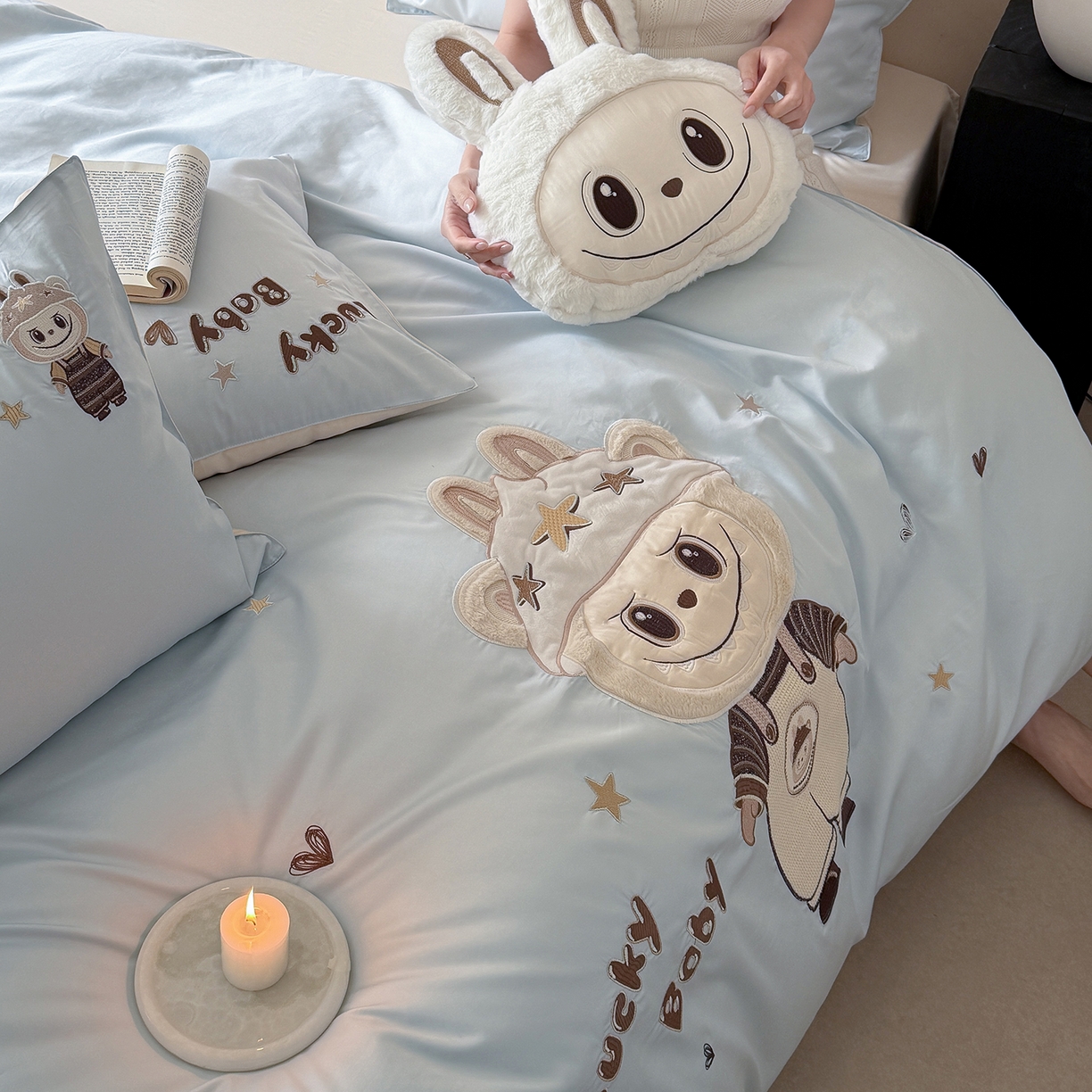 91家纺网 家纺一手货源 找家纺 优悦生活馆 2026新款全棉贴布绣四件套-幸运布布 幸运布布-蓝