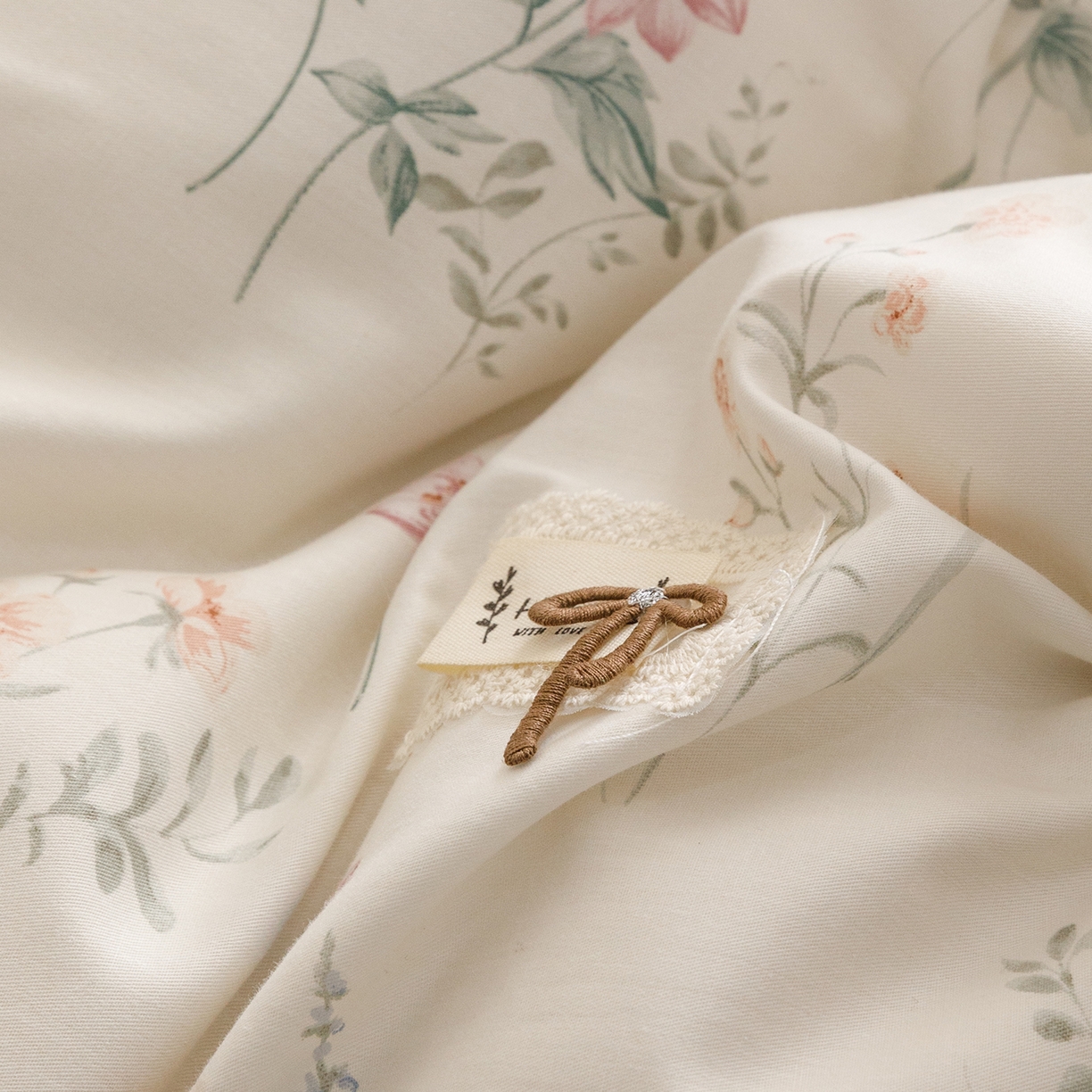 91家纺网 家纺一手货源 找家纺 菊上家纺 2026新款40支全棉纯棉斜纹床盖款四件套 兰蔻