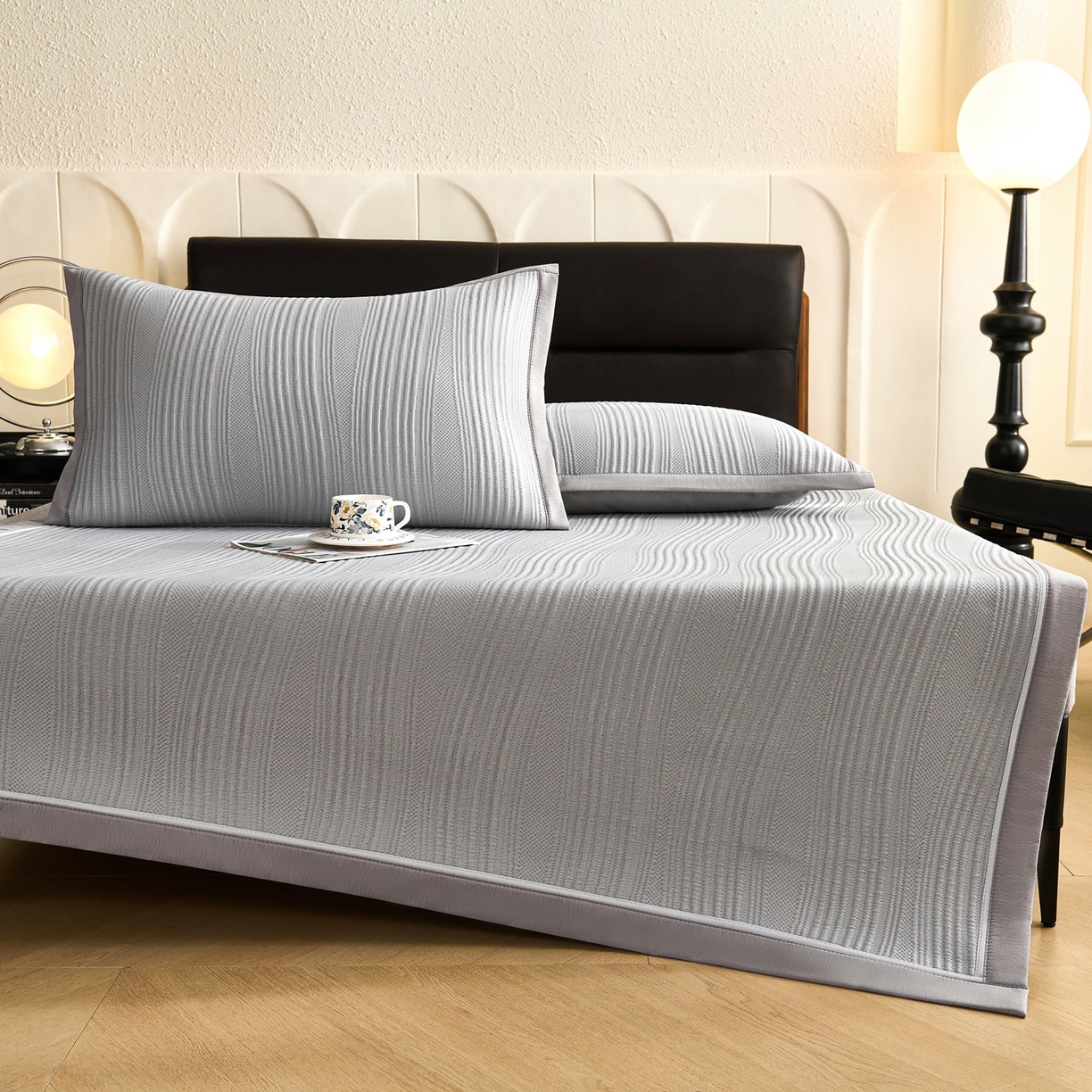 91家纺网 家纺一手货源 找家纺 梵克保罗 2026春夏新款高分子4D凉感冰豆豆席波浪纹款平席款凉席款三件套 波浪纹-北极灰