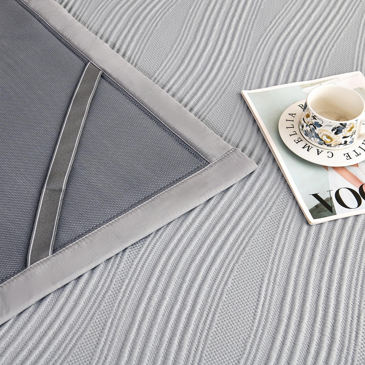 91家纺网 家纺一手货源 找家纺 梵克保罗 2026春夏新款高分子4D凉感冰豆豆席波浪纹款平席款凉席款三件套 波浪纹-北极灰