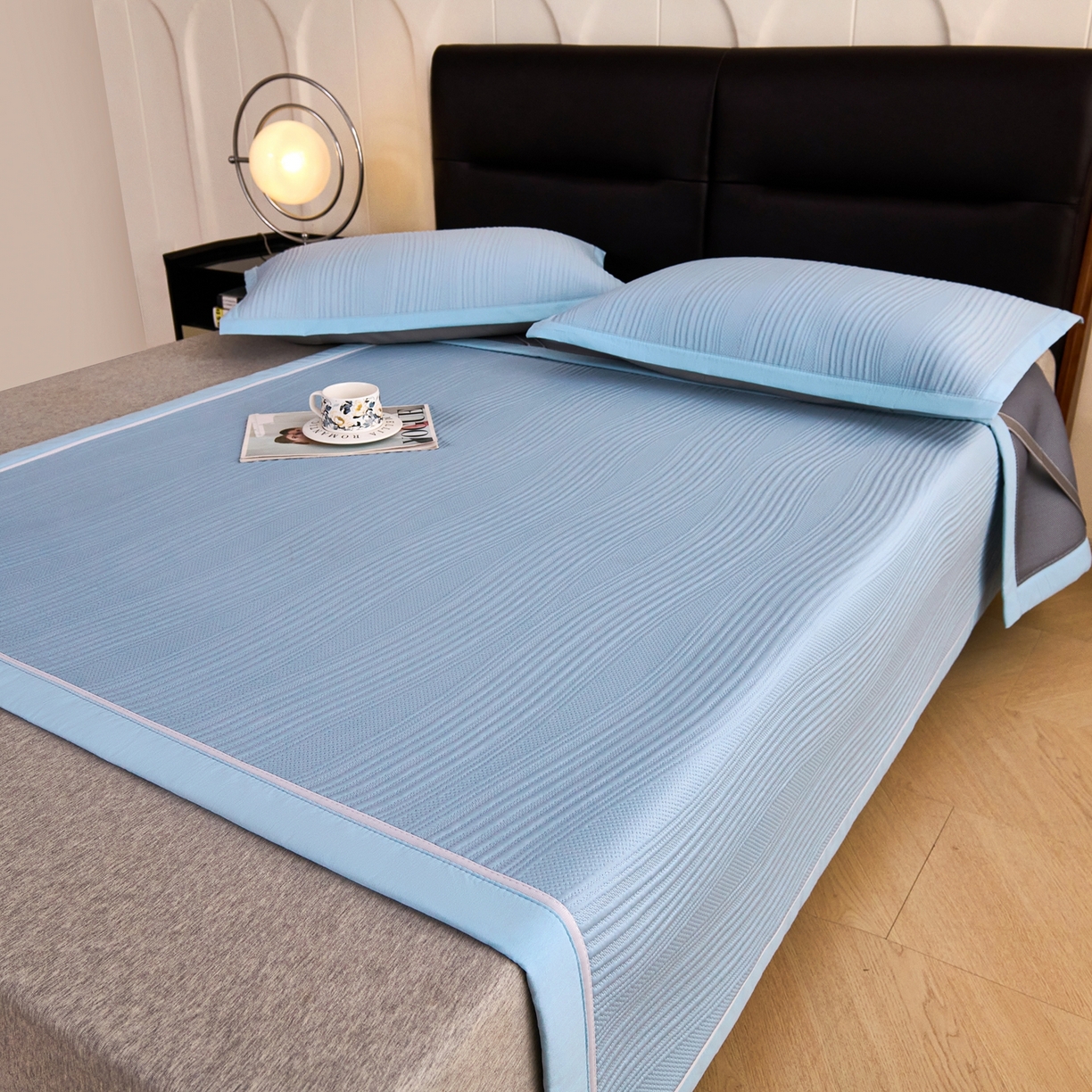 91家纺网 家纺一手货源 找家纺 梵克保罗 2026春夏新款高分子4D凉感冰豆豆席波浪纹款平席款凉席款三件套 波浪纹-海洋蓝