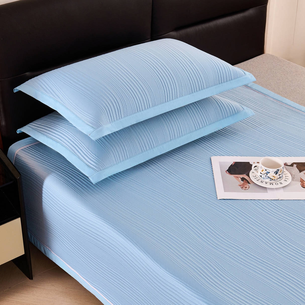 91家纺网 家纺一手货源 找家纺 梵克保罗 2026春夏新款高分子4D凉感冰豆豆席波浪纹款平席款凉席款三件套 波浪纹-海洋蓝