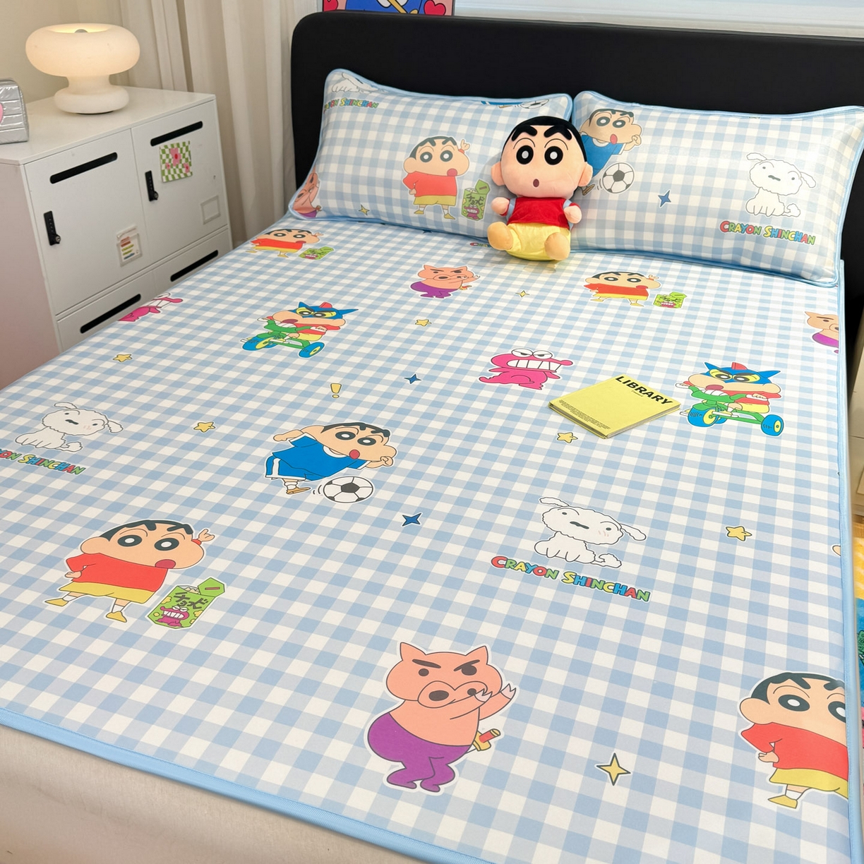 91家纺网 家纺一手货源 找家纺 博雅 2026新款蜡笔小新正版授权小冰皮小版印花凉席-平铺款 小版-黄油蜡笔小新