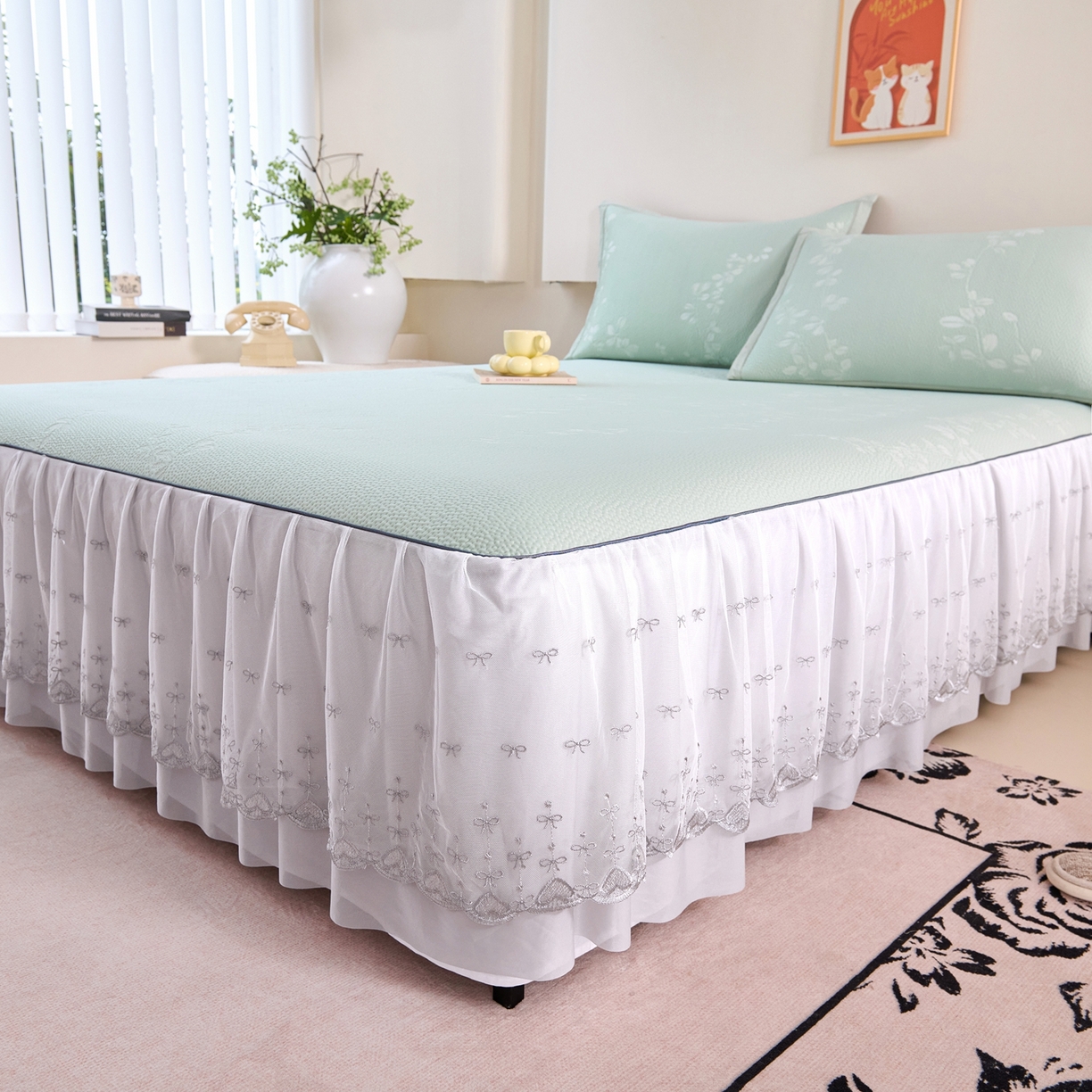 91家纺网 家纺一手货源 找家纺 梵克保罗 2026春夏新款高分子复合凉感提花蕾丝双层床裙款凉席三件套花语系列 床裙花语-绿