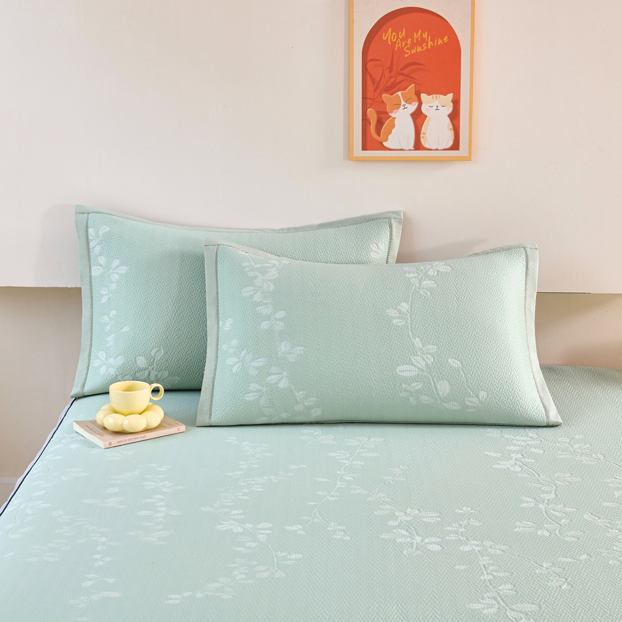 91家纺网 家纺一手货源 找家纺 梵克保罗 2026春夏新款高分子复合凉感提花蕾丝双层床裙款凉席三件套花语系列 床裙花语-绿