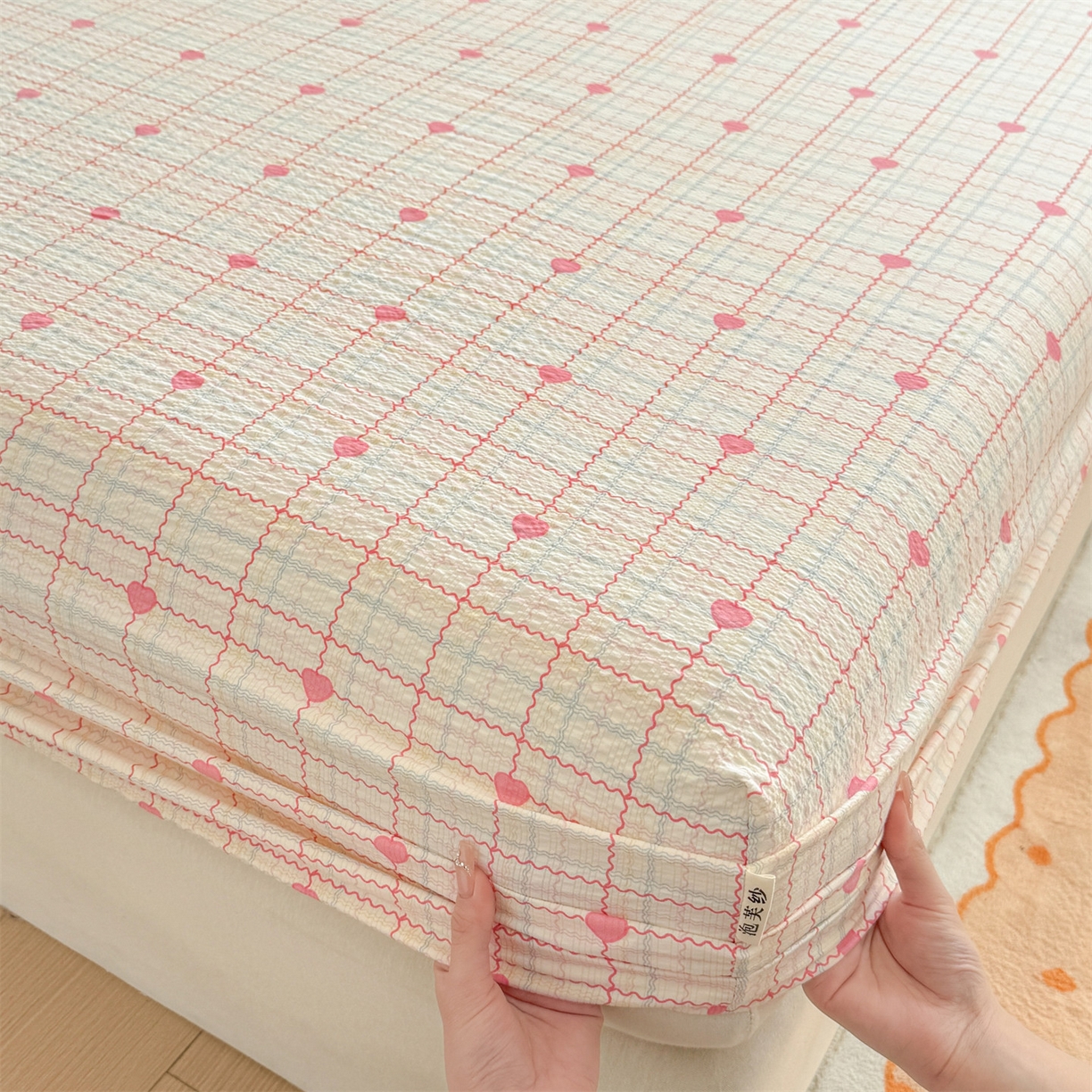 91家纺网 家纺一手货源 找家纺 女子家纺 2026新款亲肤泡芙纱印花床笠单床笠床笠单件 心心相印