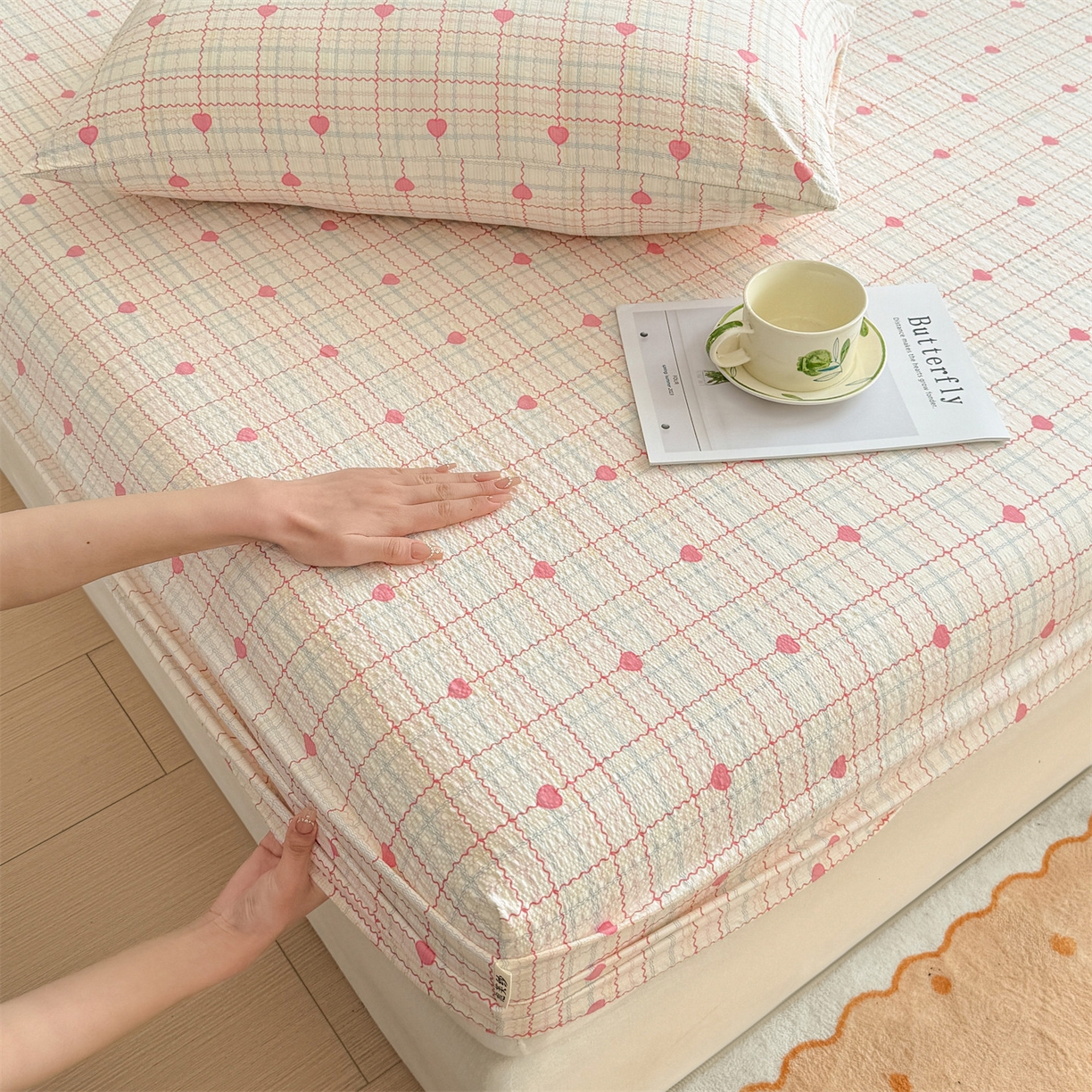 91家纺网 家纺一手货源 找家纺 女子家纺 2026新款亲肤泡芙纱印花床笠单床笠床笠单件 心心相印