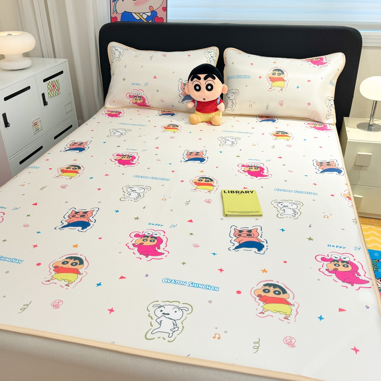 91家纺网 家纺一手货源 找家纺 博雅 2026新款蜡笔小新正版授权小冰皮小版印花凉席-平铺款 小版-小彩带蜡笔小新