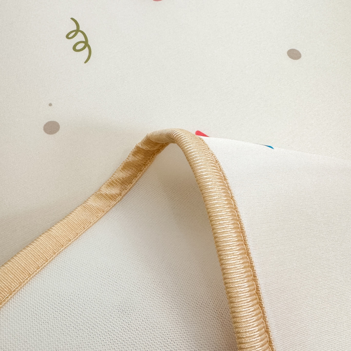 91家纺网 家纺一手货源 找家纺 博雅 2026新款蜡笔小新正版授权小冰皮小版印花凉席-平铺款 小版-小彩带蜡笔小新