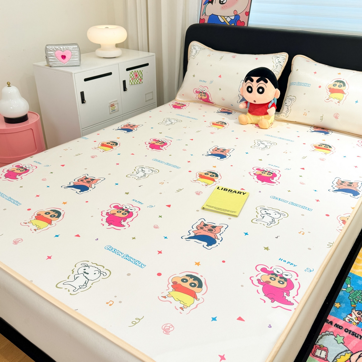 91家纺网 家纺一手货源 找家纺 博雅 2026新款蜡笔小新正版授权小冰皮小版印花凉席-平铺款 小版-小彩带蜡笔小新