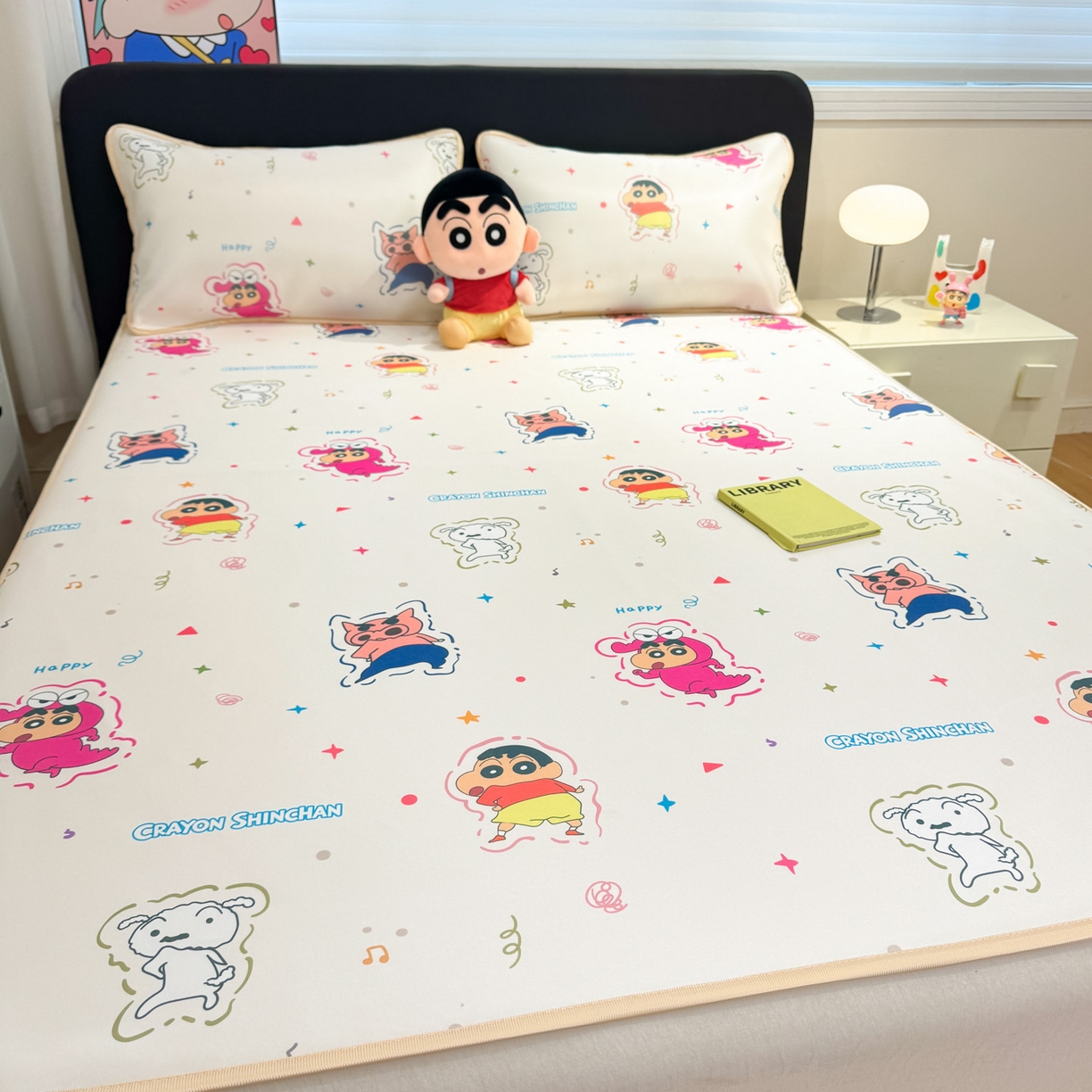 91家纺网 家纺一手货源 找家纺 博雅 2026新款蜡笔小新正版授权小冰皮小版印花凉席-平铺款 小版-小彩带蜡笔小新