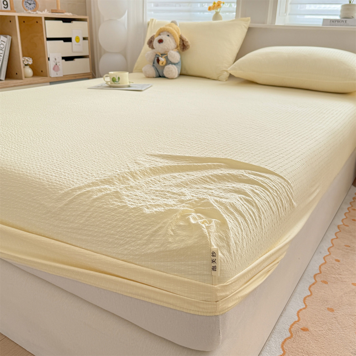 91家纺网 家纺一手货源 找家纺 女子家纺 2026新款亲肤泡芙纱印花床笠单床笠床笠单件 杏仁白