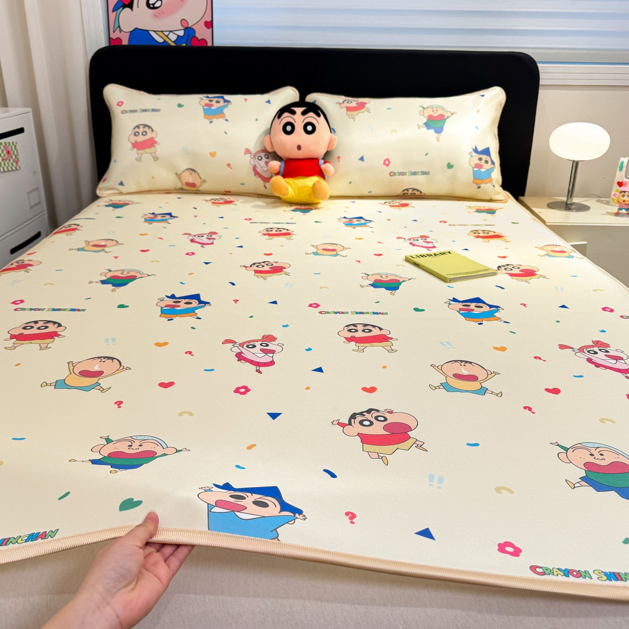 91家纺网 家纺一手货源 找家纺 （总）博雅 2026新款蜡笔小新正版授权小冰皮小版印花凉席-平铺款