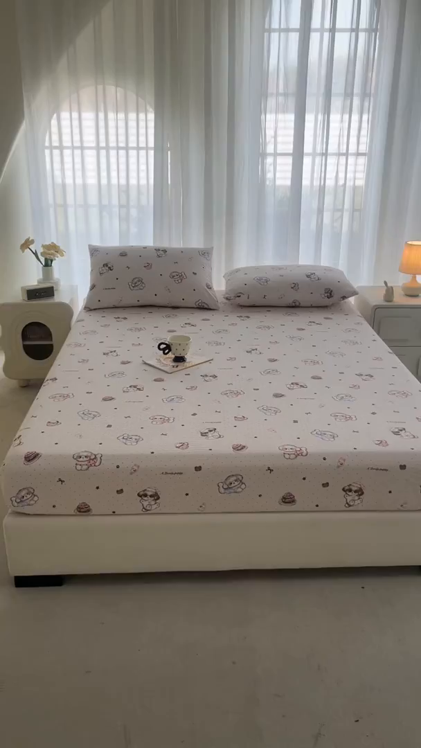 91家纺网 家纺一手货源 找家纺 几禾 2026新款高克重泡芙纱~印花款（单床笠）浅糯系列-110g CL浅糯-甜品萌狗