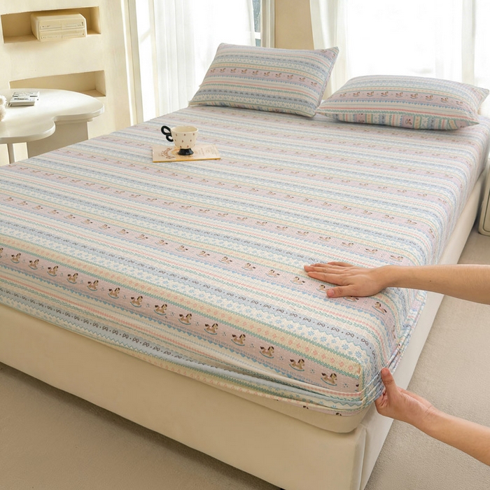 几禾 2026新款高克重泡芙纱~印花款（单床笠）浅糯系列-110g CL浅糯-甜心木马卷