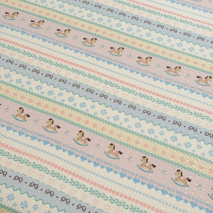 91家纺网 家纺一手货源 找家纺 几禾 2026新款高克重泡芙纱~印花款（单床笠）浅糯系列-110g CL浅糯-甜心木马卷