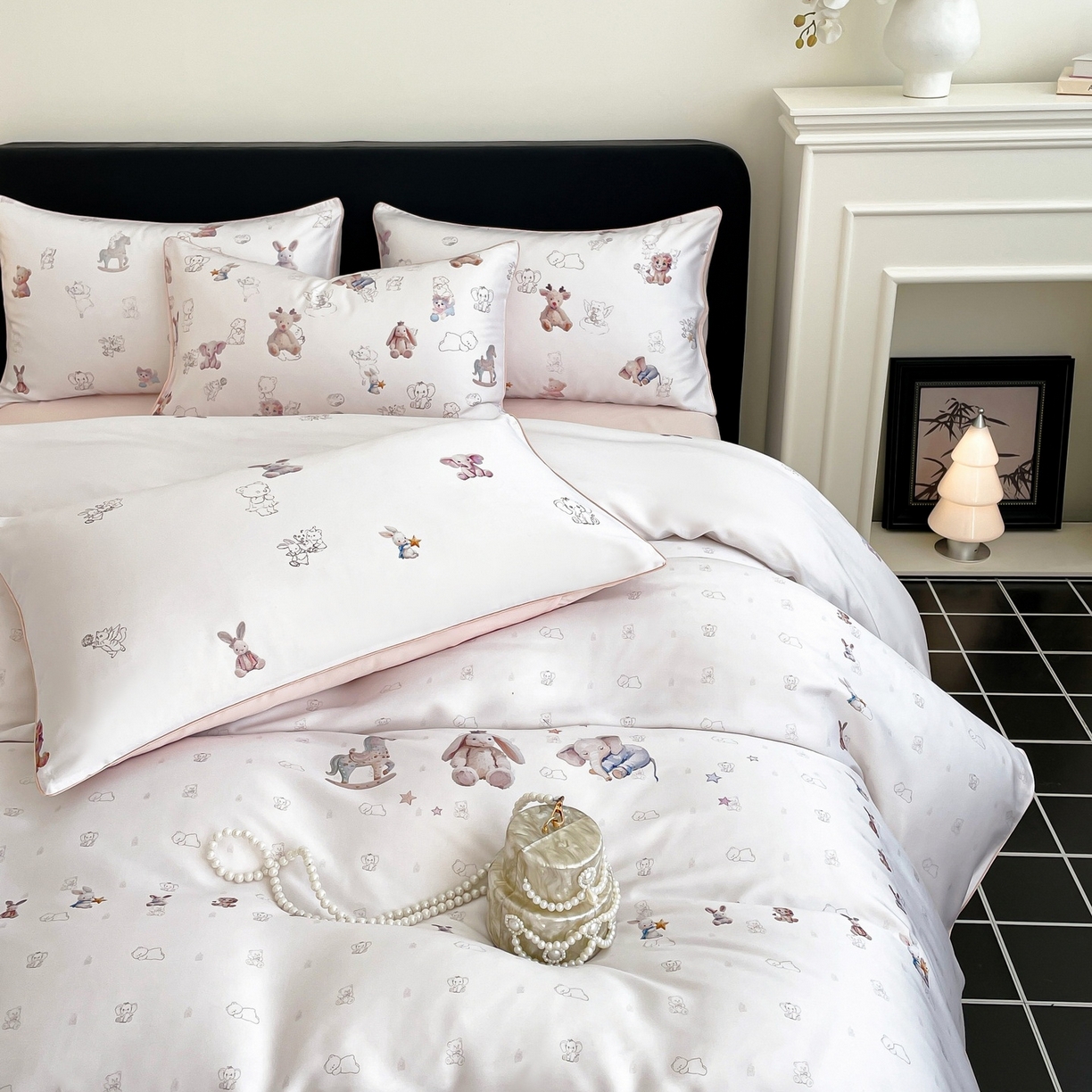 91家纺网 家纺一手货源 找家纺 慕晨 2026新款莱赛尔数码印高级简奢卡通大版印花丝滑被套四件套 木马象--米白