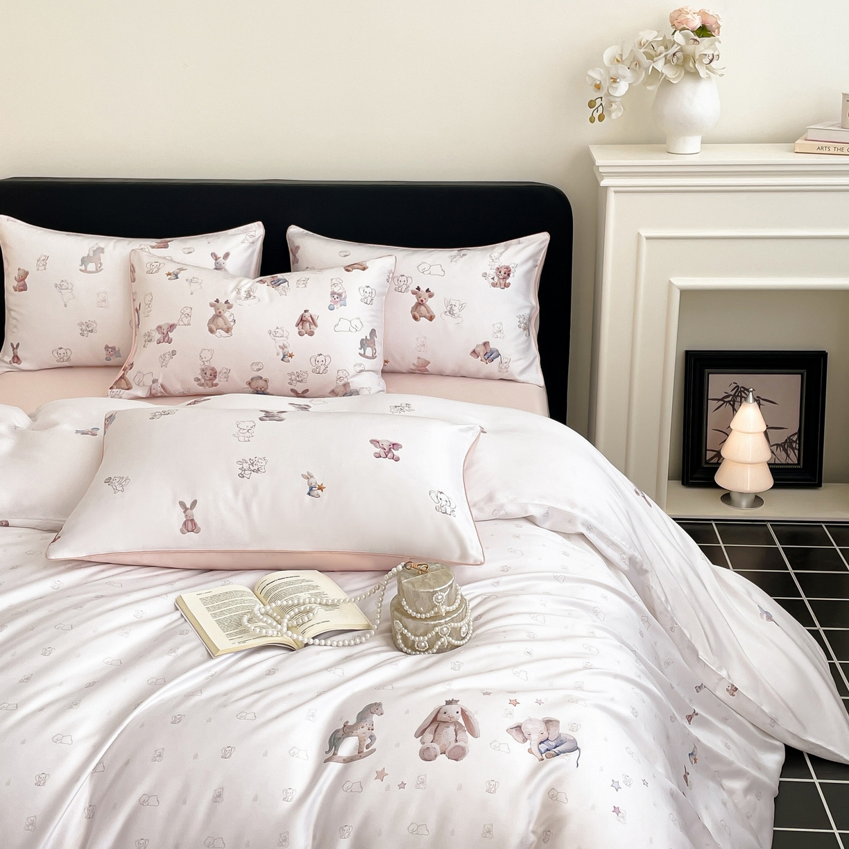 91家纺网 家纺一手货源 找家纺 慕晨 2026新款莱赛尔数码印高级简奢卡通大版印花丝滑被套四件套 木马象--米白