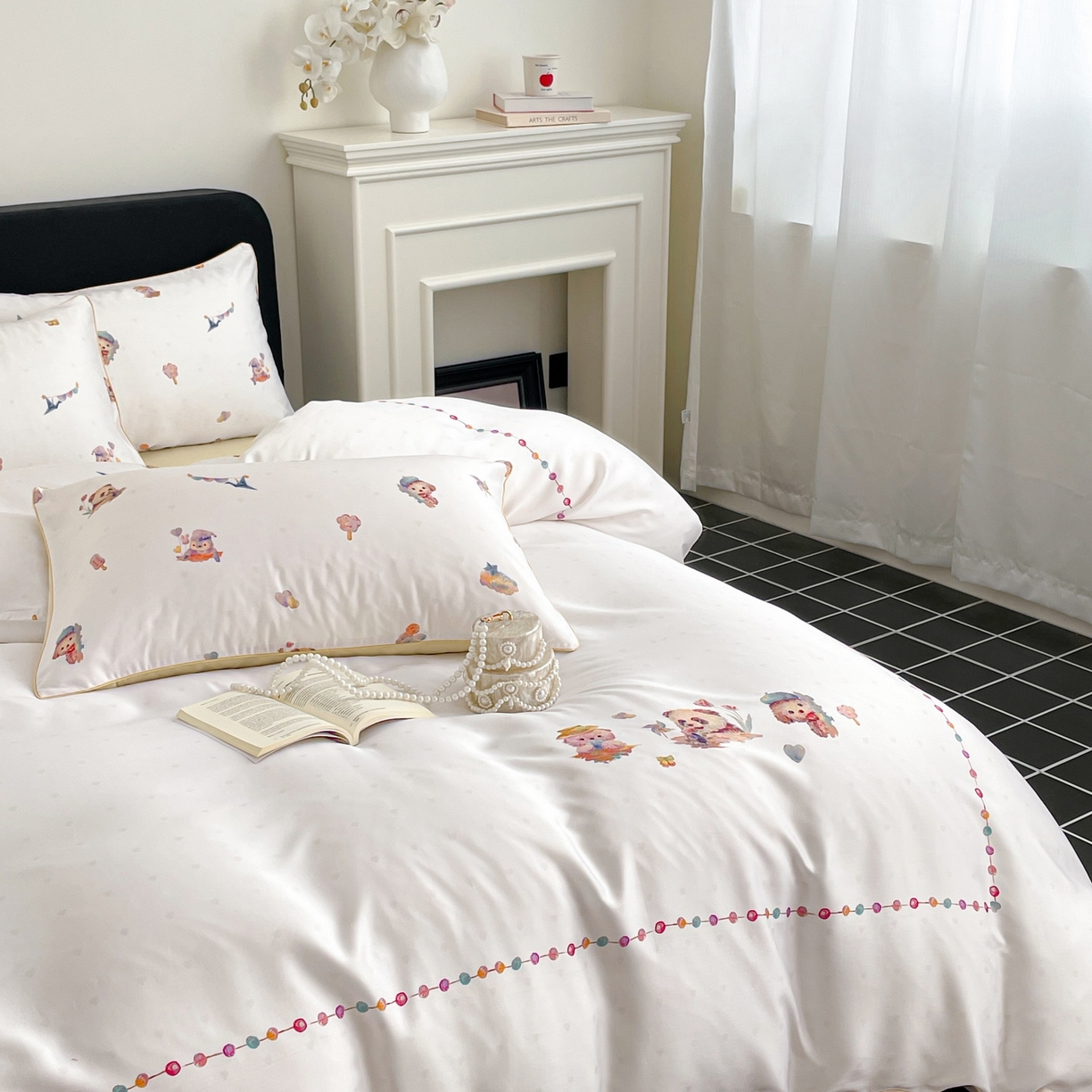 91家纺网 家纺一手货源 找家纺 慕晨 2026新款莱赛尔数码印高级简奢卡通大版印花丝滑被套四件套 三只熊--米白